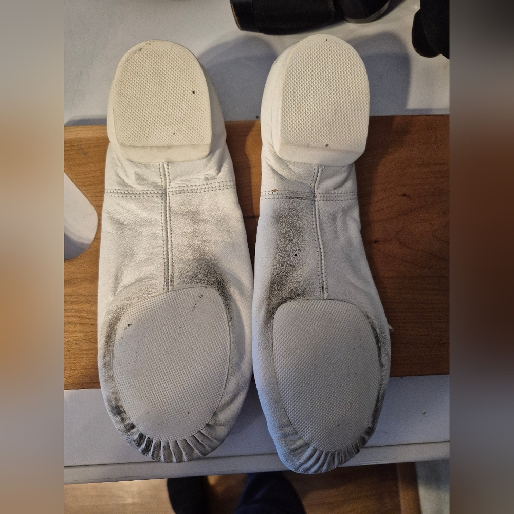 Dance shoes - Picture 2 of 3